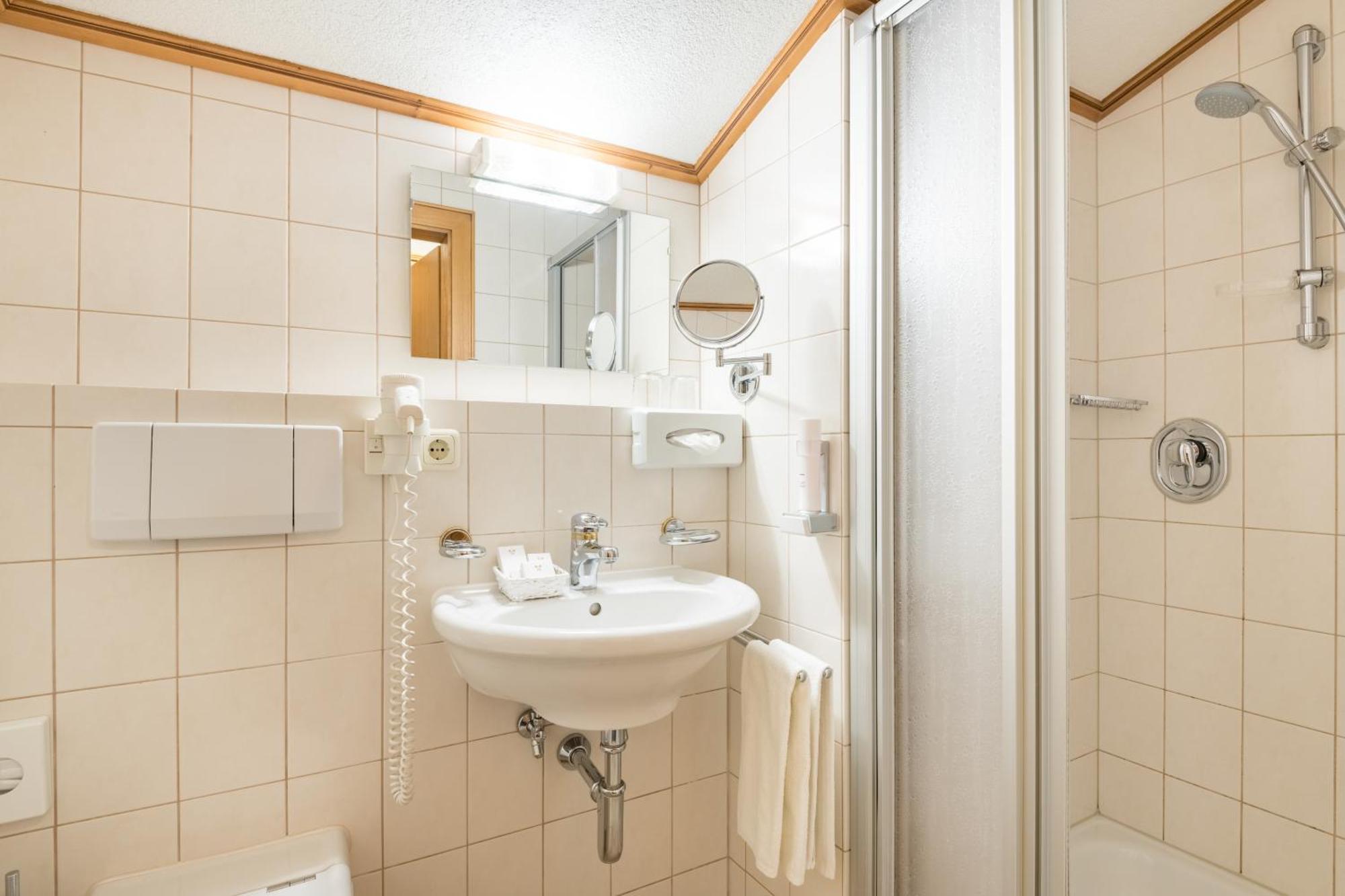 Hotel Post Bach  Phòng bức ảnh