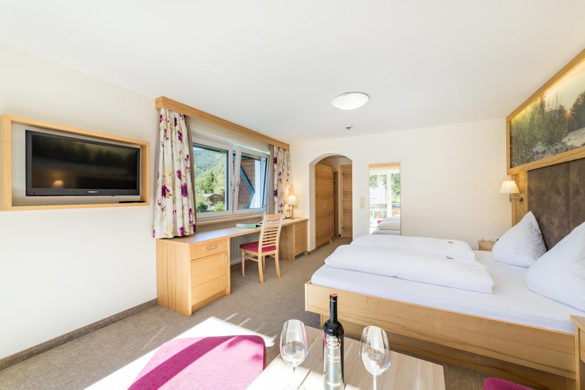 Hotel Post Bach  Phòng bức ảnh