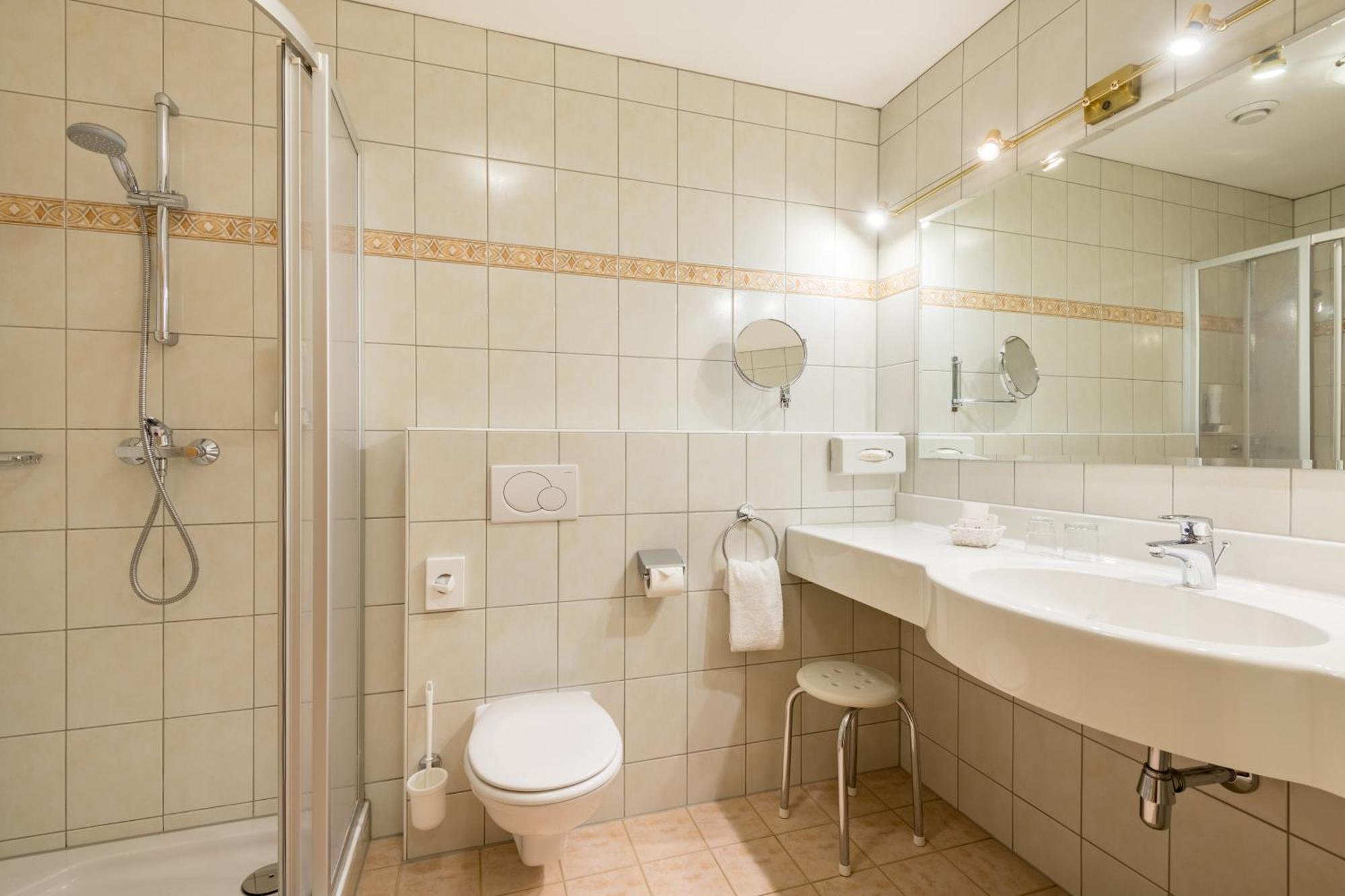 Hotel Post Bach  Phòng bức ảnh