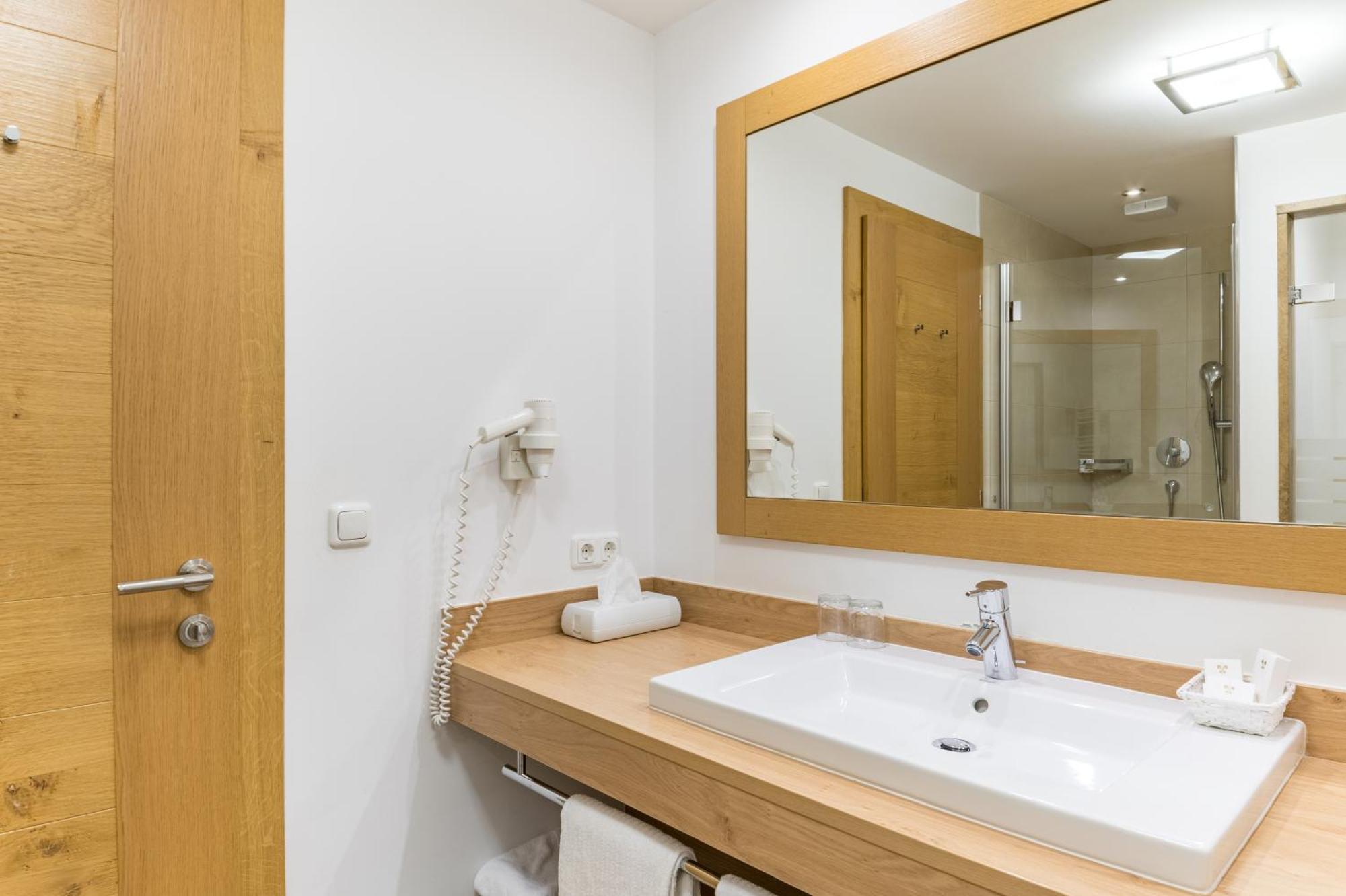Hotel Post Bach  Phòng bức ảnh